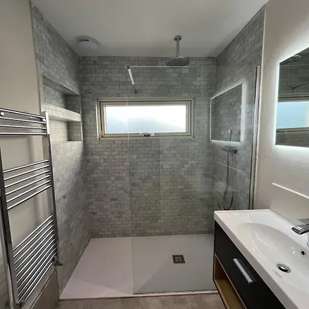 Luxury 4 Bedroom Home, South Dublin * Blackrock (Dublin)
