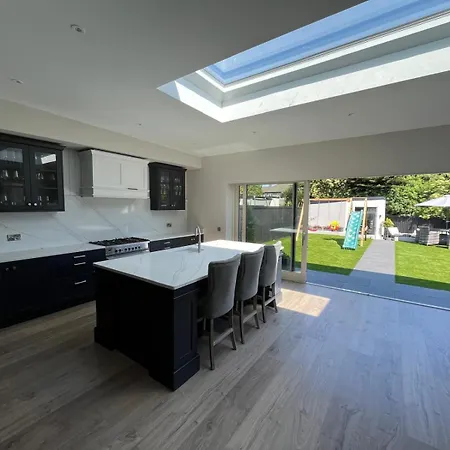 別荘 Luxury 4 Bedroom Home, South Dublin