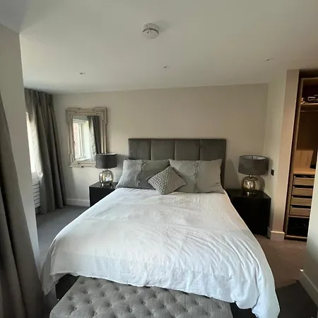 Luxury 4 Bedroom Home, South Dublin * ブラックロック