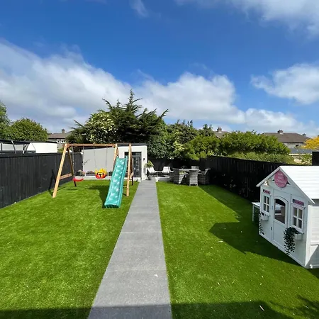 Luxury 4 Bedroom Home, South Dublin * Blackrock (Dublin)