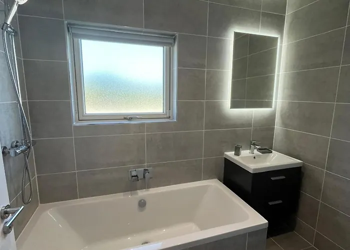 Сasa de vacaciones Luxury 4 Bedroom Home, South Dublin